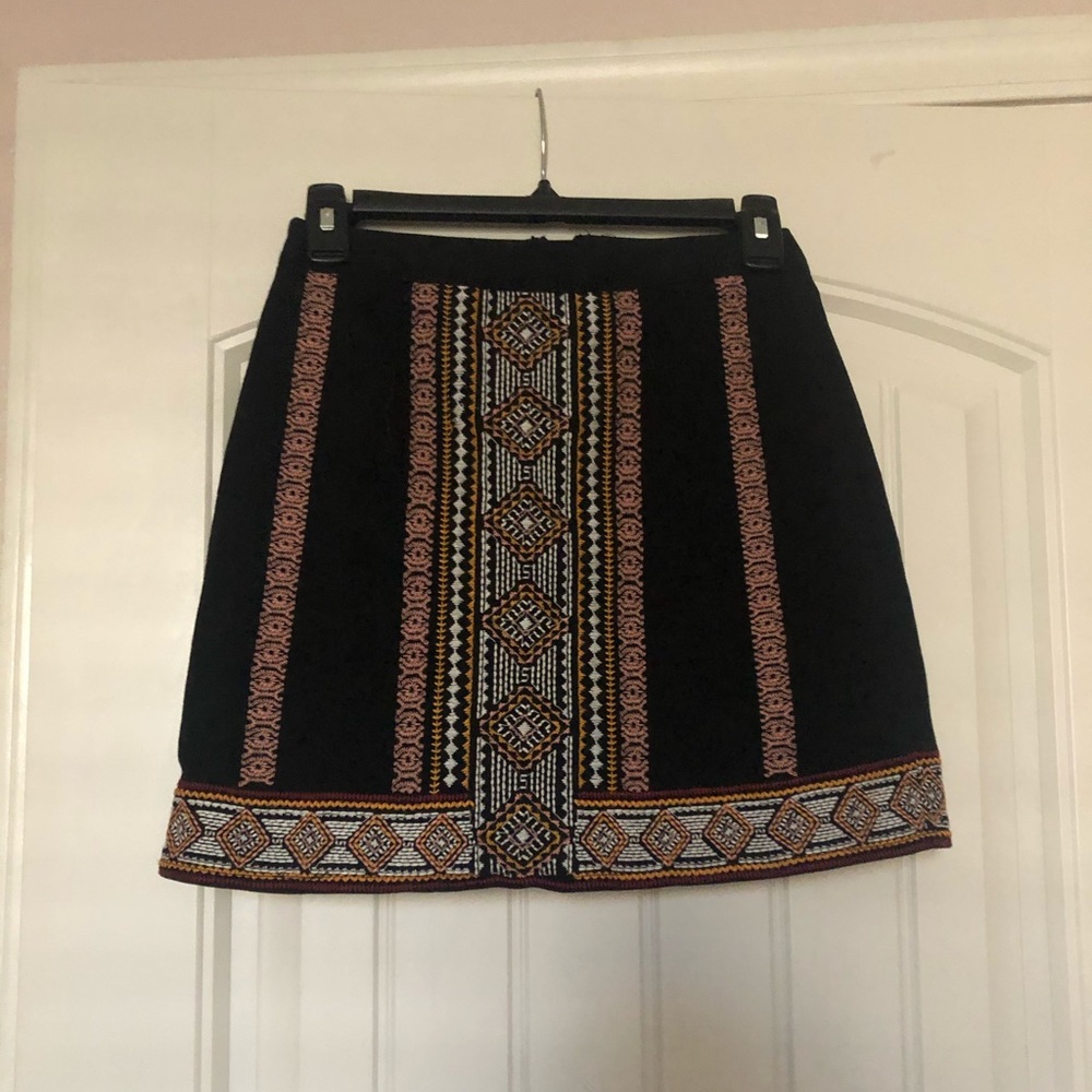 Evereve Mini Skirt with Embroidery Detailing